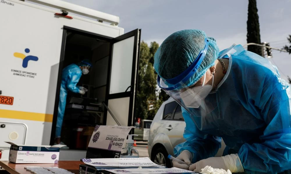 Θεσσαλονίκη - ΔΕΘ: Oυρές 100 μέτρων για δωρεάν rapid test